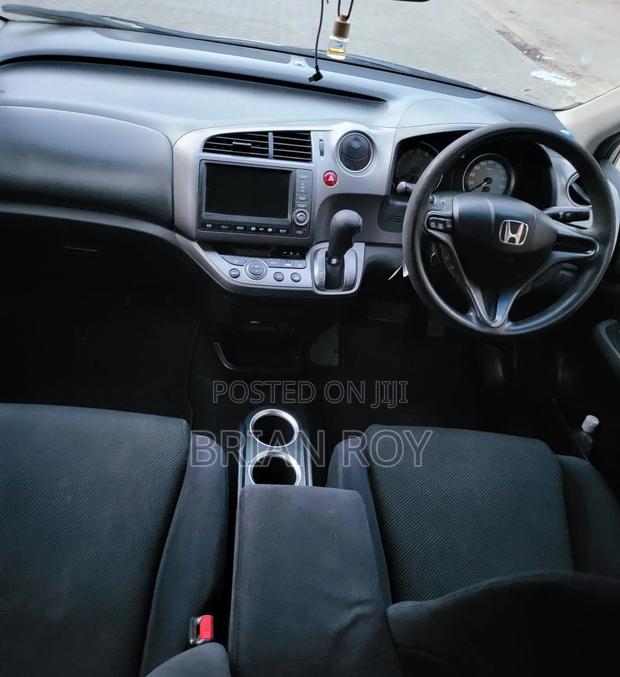Honda Stream 1.7i LS 2010 Silver