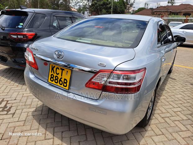 Toyota Premio 2012 Silver