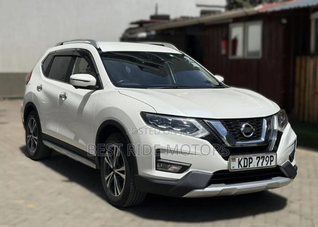 Nissan X-Trail 2.0 Petrol AWD 2017 White