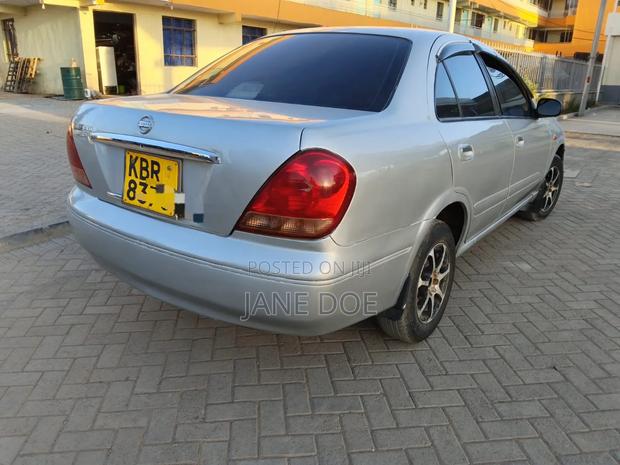 Nissan Bluebird 2005 Silver