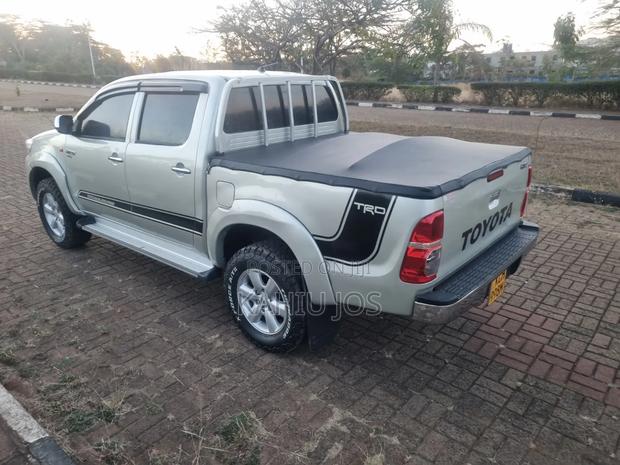 Toyota Hilux 2009 Silver