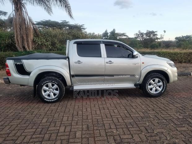 Toyota Hilux 2009 Silver