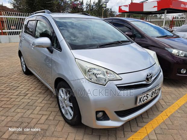 Toyota Ractis 2013 Silver