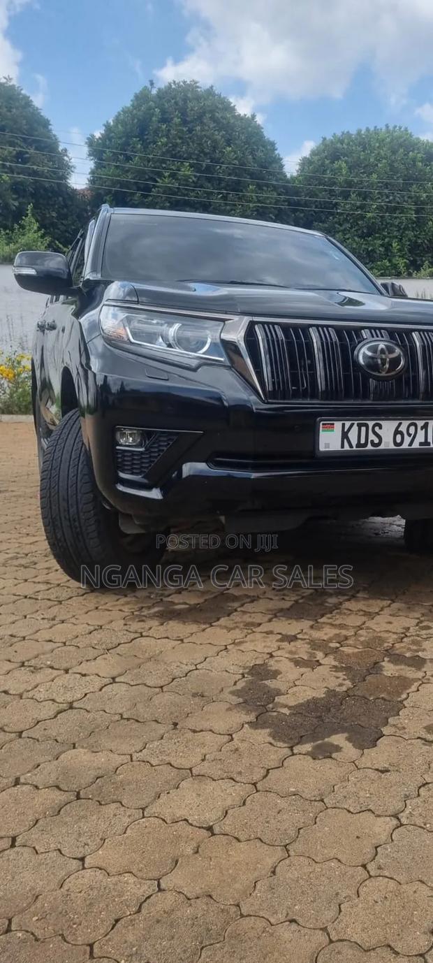 Toyota Land Cruiser Prado 2017 Black