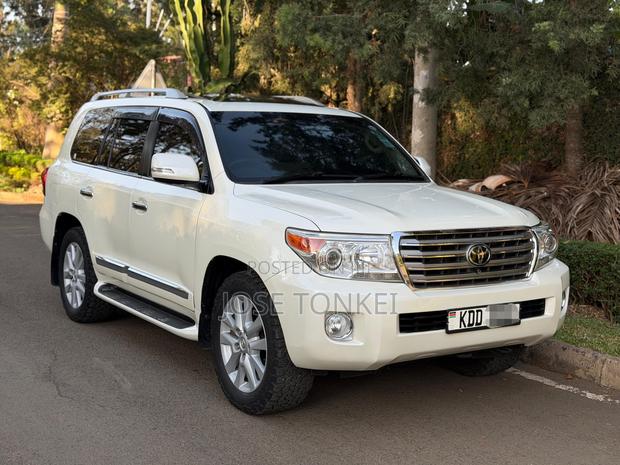 Toyota Land Cruiser 4.6 V8 ZX 2014 White