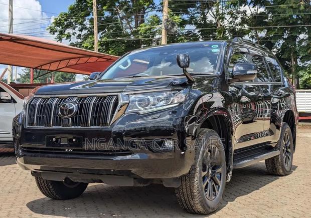 Toyota Land Cruiser Prado 2017 Black