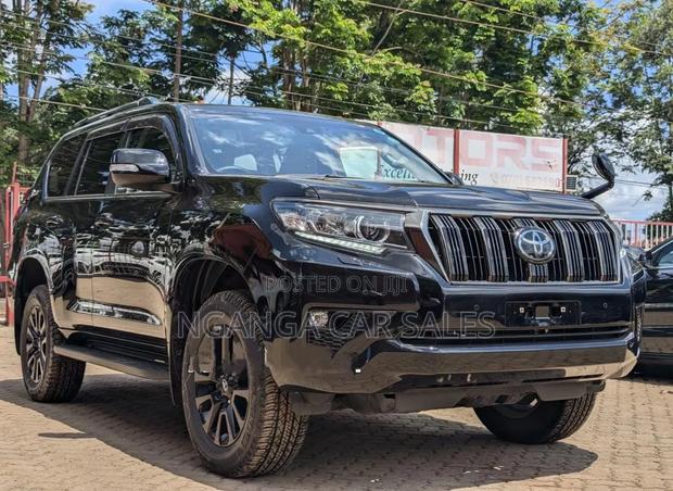 Toyota Land Cruiser Prado 2017 Black