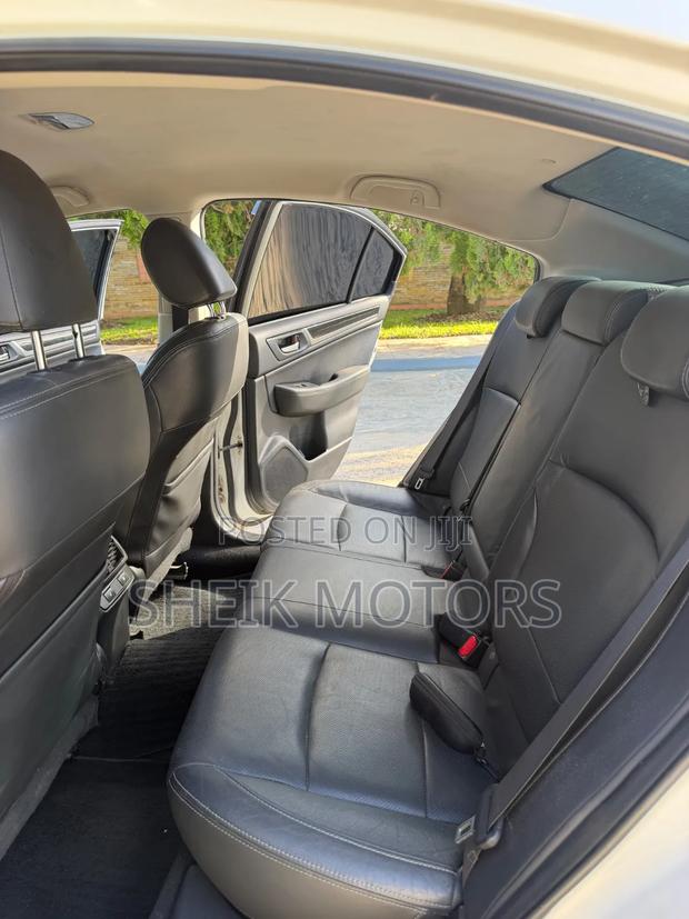 Subaru Legacy 2016 White