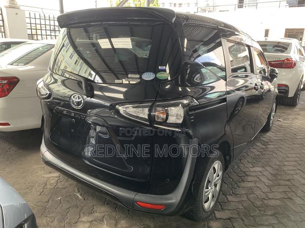 Toyota Sienta 1.5 FWD 2019 Black