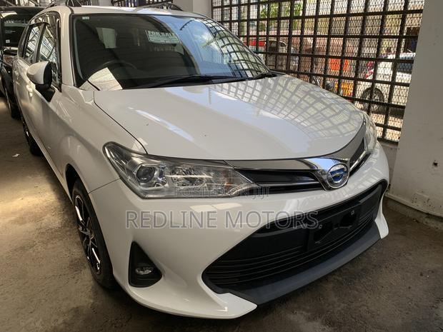 Toyota Corolla Fielder 1.5 Hybrid FWD 2020 Pearl