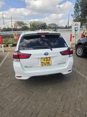 Toyota Corolla Fielder 2015 White for sale