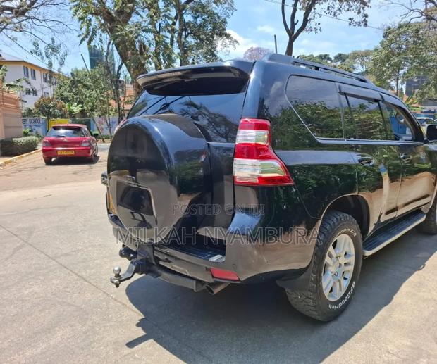 Toyota Land Cruiser Prado 2011 Black