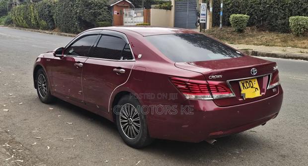 Toyota Crown 2014 Maroon