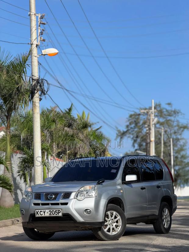 Nissan X-Trail 2012 Silver