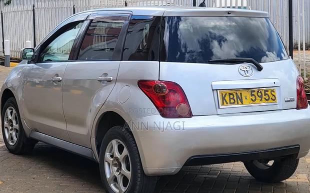 Toyota IST 2005 Silver
