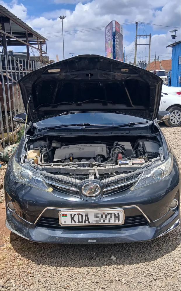 Toyota Auris 2013 Black
