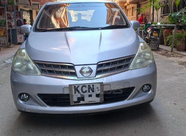 Nissan Tiida 2010 Gray