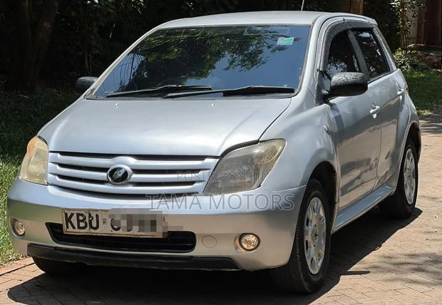 Toyota IST 2006 Silver