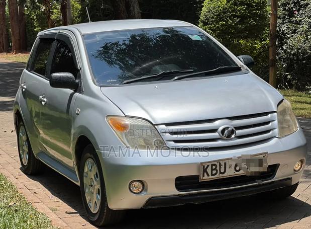 Toyota IST 2006 Silver