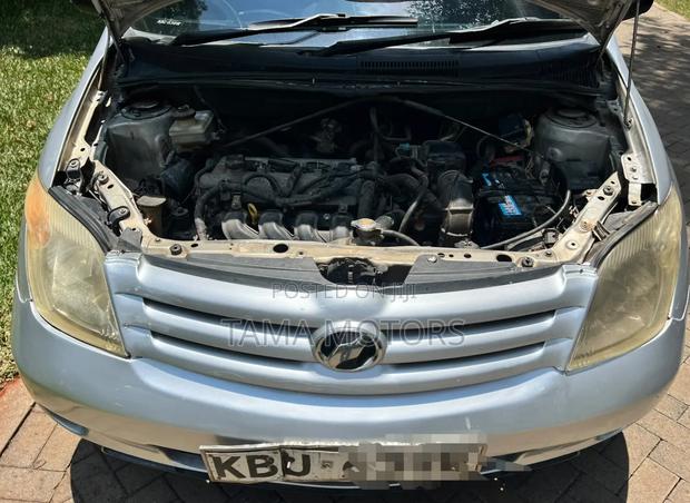 Toyota IST 2006 Silver