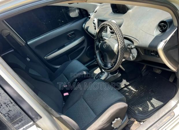 Toyota IST 2006 Silver