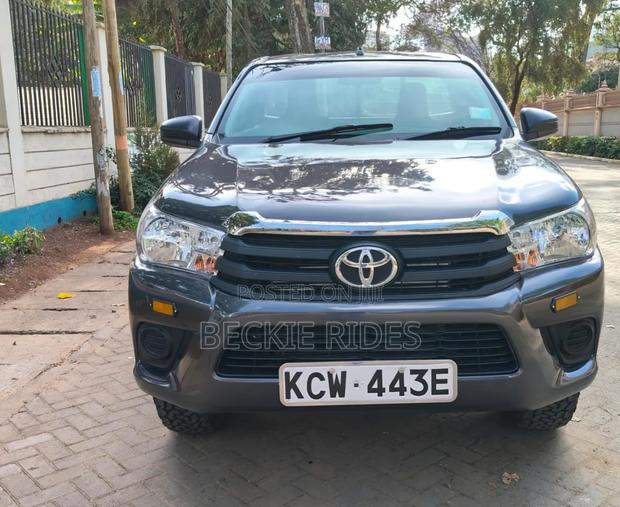 Toyota Hilux 2019 Gray