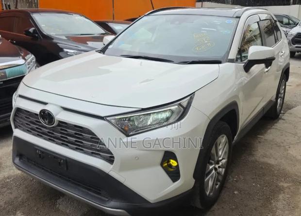 Toyota RAV4 Adventure AWD 2020 White
