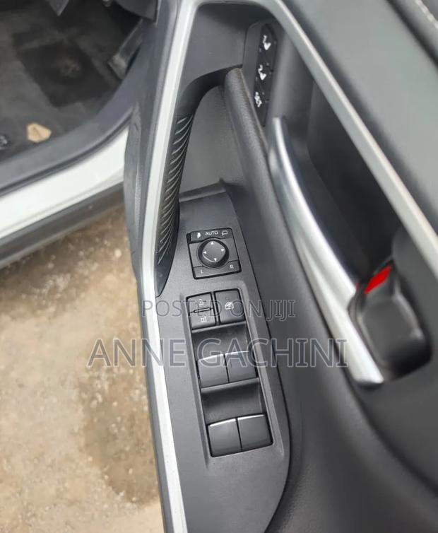 Toyota RAV4 Adventure AWD 2020 White