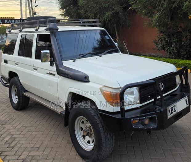 Toyota Land Cruiser 2014 White
