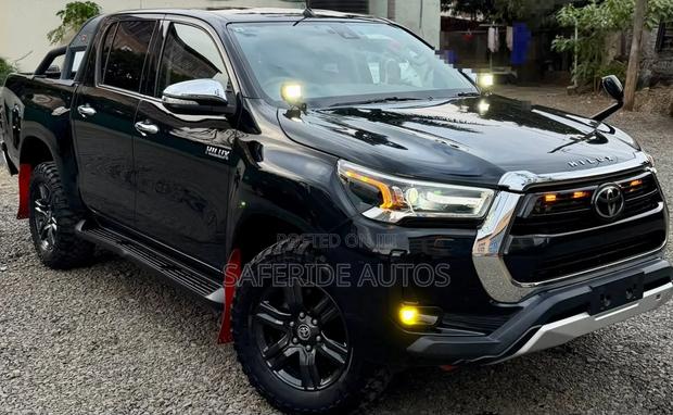 Toyota Hilux 2.4 Diesel 2020 Black