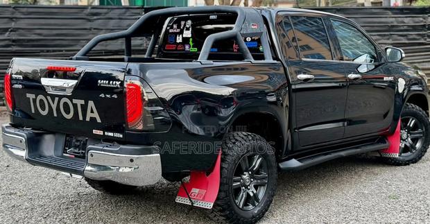 Toyota Hilux 2.4 Diesel 2020 Black