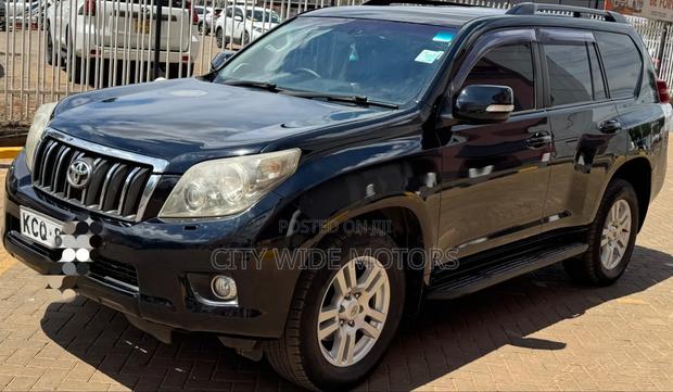 Toyota Land Cruiser Prado 2011 Black