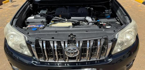 Toyota Land Cruiser Prado 2011 Black