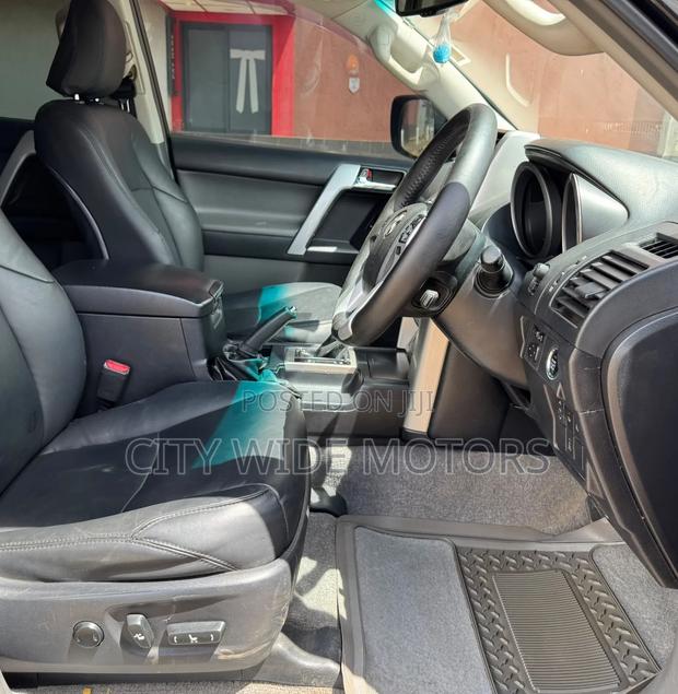 Toyota Land Cruiser Prado 2011 Black