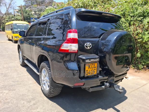 Toyota Land Cruiser Prado 2011 Black