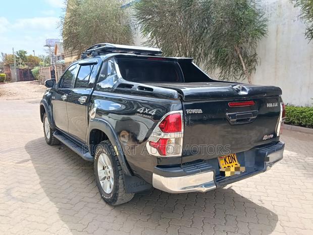 Toyota Hilux 2017 Black