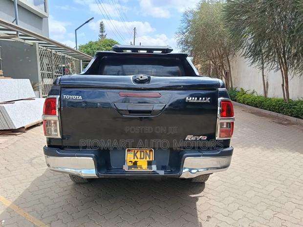 Toyota Hilux 2017 Black