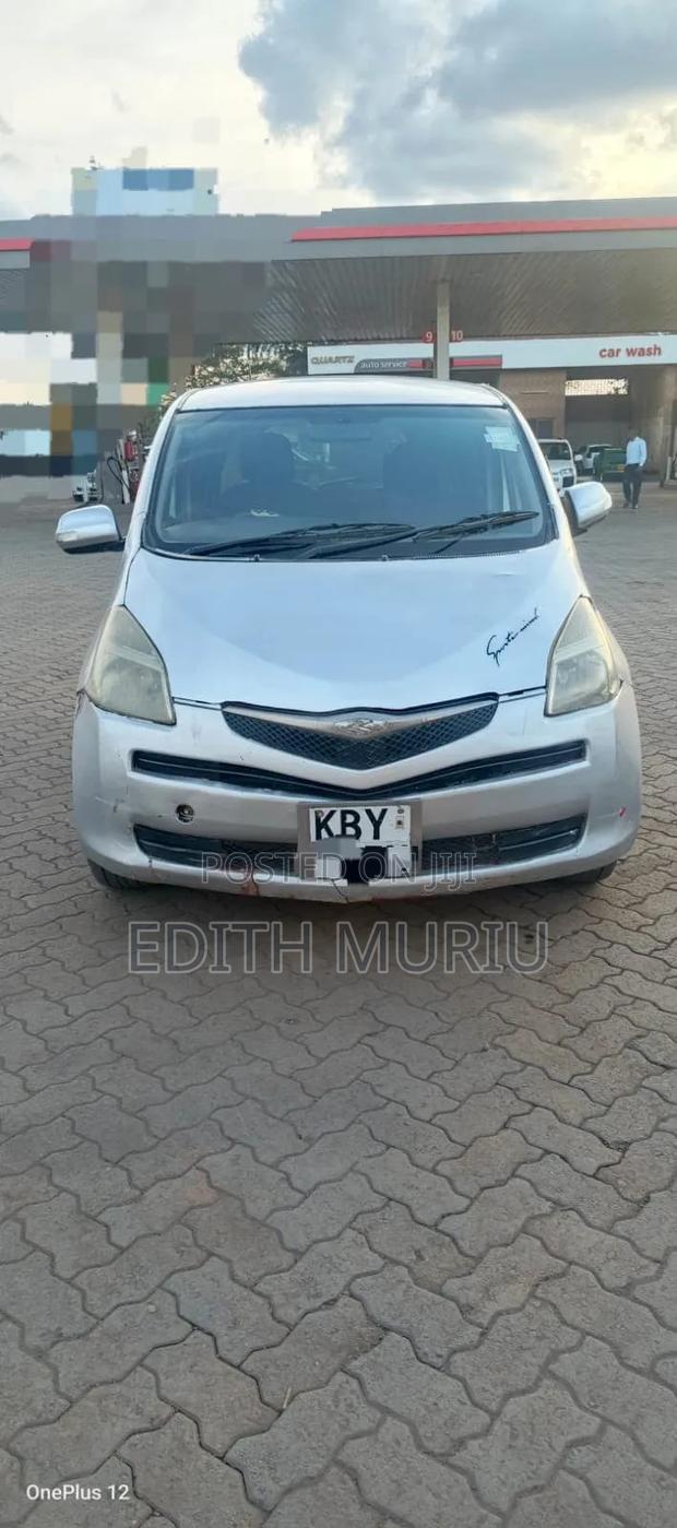 Toyota Ractis 2007 Silver