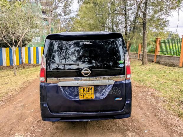 Nissan Serena 2017 Blue