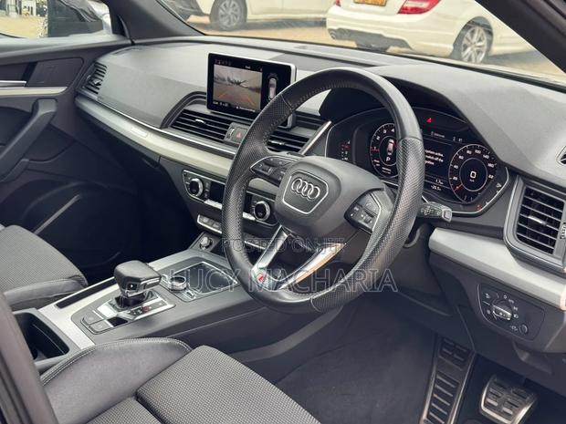 Audi Q5 2.0T Premium AWD quattro 2019 Black