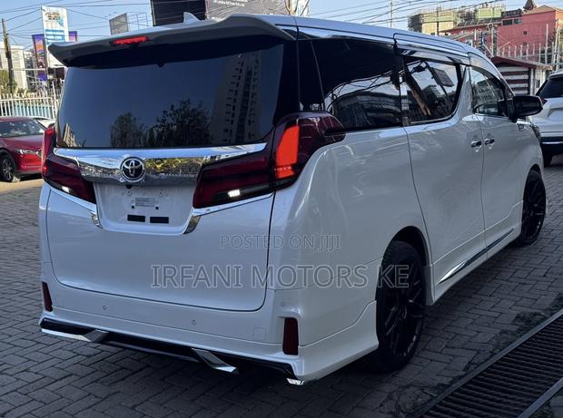 Toyota Alphard 2.5 Petrol FWD 2019 White