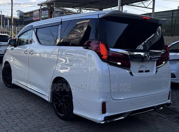 Toyota Alphard 2.5 Petrol FWD 2019 White
