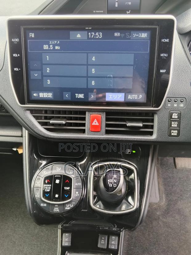 Toyota Esquire 2019 White