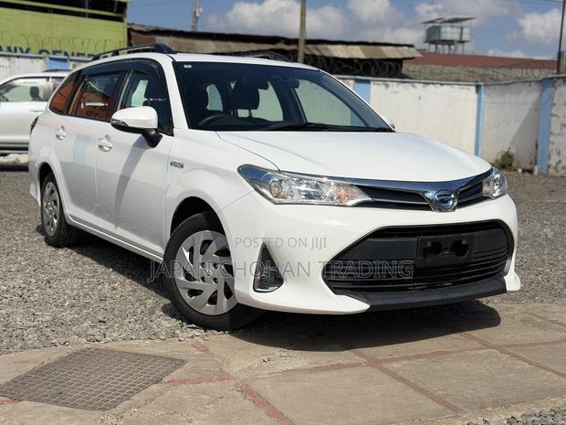 Toyota Corolla Fielder 1.5 Hybrid FWD 2020 White