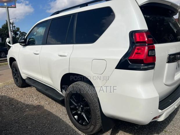 Toyota Land Cruiser Prado 2021 White