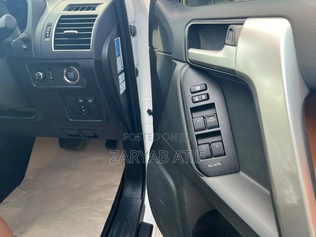 Toyota Land Cruiser Prado 2021 White
