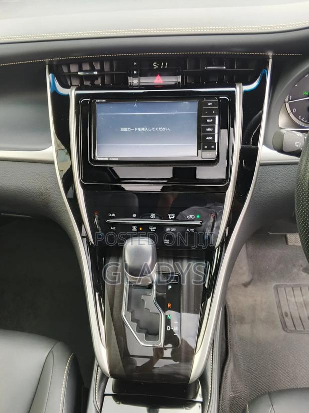 Toyota Harrier 2019