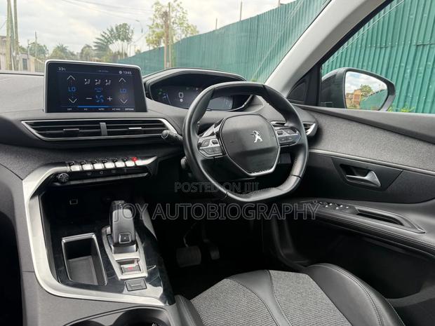 Peugeot 3008 2019 Brown