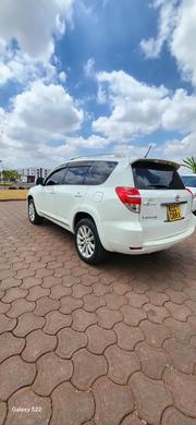 Toyota Vanguard 2010 White for sale