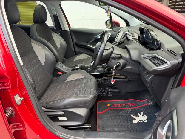 Peugeot 2008 1.2 PureTech (130 Hp) 2017 Burgundy